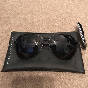QUAY AUSTRALIA AVIATOR SUNGLASSES